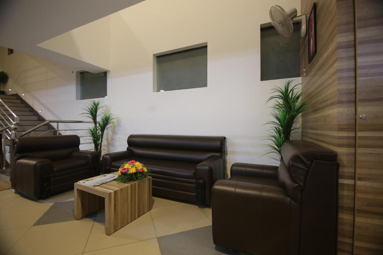 Mirage Residency Kochi Exterior foto